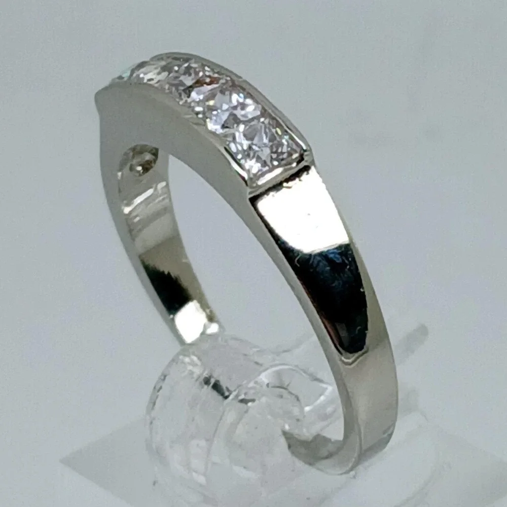 Silver Tone Princess Cut 5 Stone Channel Set Cubic Zirconia Band Ring Size 8